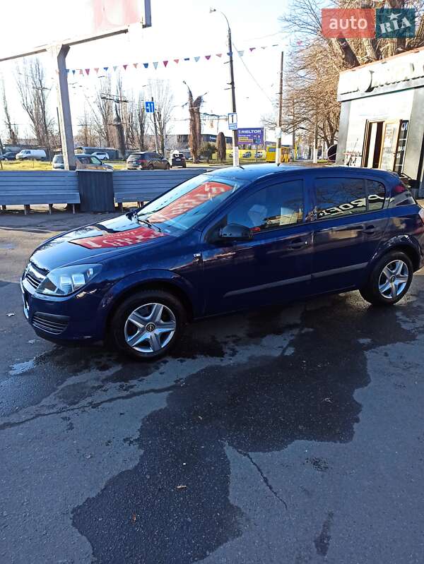 Хэтчбек Opel Astra 2005 в Одессе