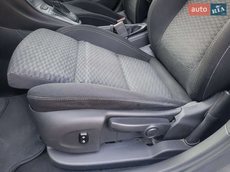 Универсал Opel Astra 2017 в Хмельницком