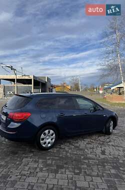 Універсал Opel Astra 2011 в Долині