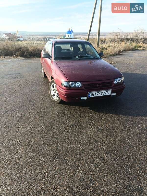 Хэтчбек Opel Astra 1992 в Одессе