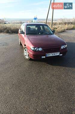 Хэтчбек Opel Astra 1992 в 