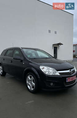 Универсал Opel Astra 2009 в Луцке