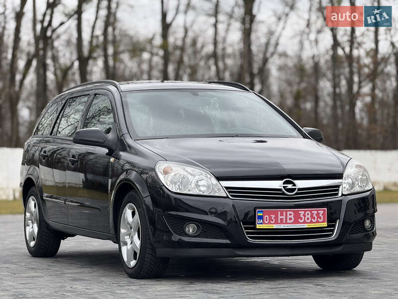 Универсал Opel Astra 2008 в Луцке