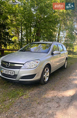 Універсал Opel Astra 2008 в Луцьку