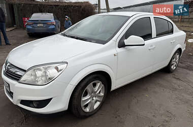 Седан Opel Astra 2012 в Белой Церкви