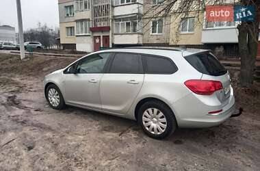 Универсал Opel Astra 2012 в Житомире