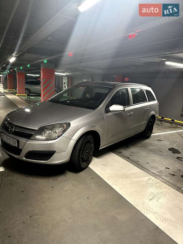 Універсал Opel Astra 2005 в Львові