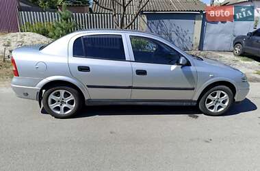 Седан Opel Astra 2005 в Зміїві