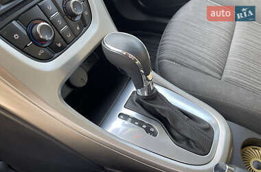 Универсал Opel Astra 2011 в 