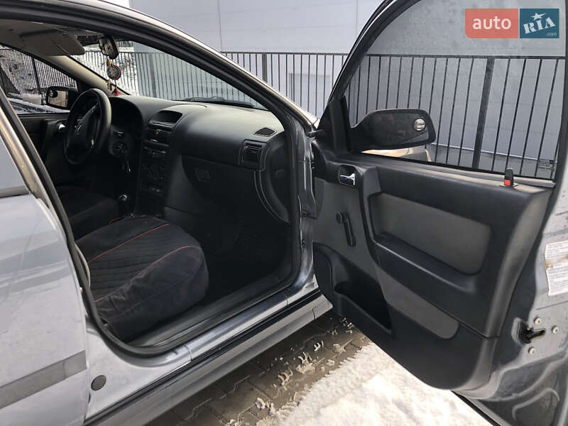 Седан Opel Astra 2008 в Тернополе