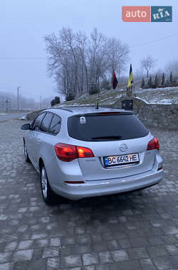 Універсал Opel Astra 2013 в Львові