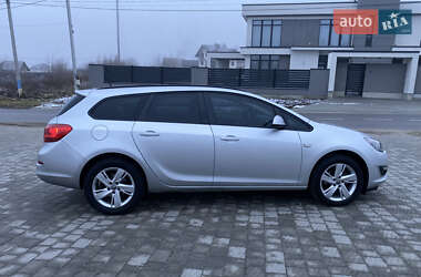 Універсал Opel Astra 2013 в Львові