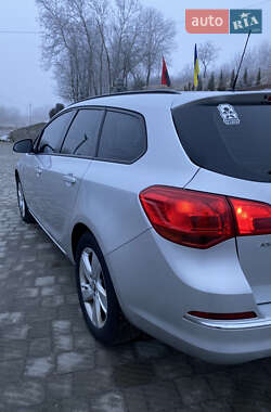 Універсал Opel Astra 2013 в Львові