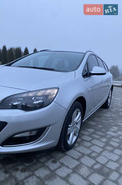 Універсал Opel Astra 2013 в Львові