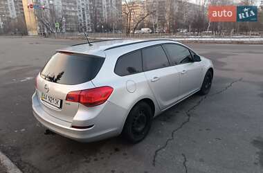 Универсал Opel Astra 2011 в Киеве