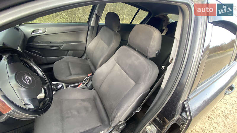 Хэтчбек Opel Astra 2008 в Самборе