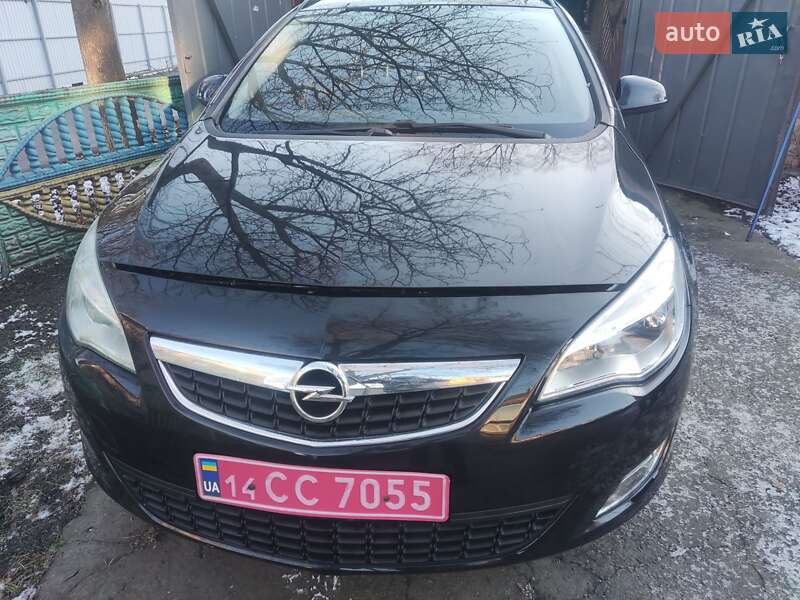 Універсал Opel Astra 2011 в Умані