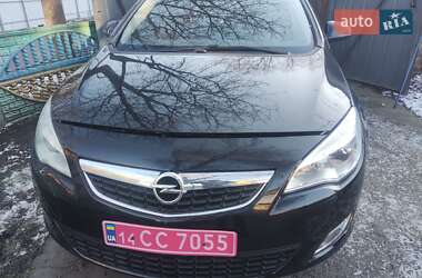 Універсал Opel Astra 2011 в Умані