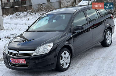 Універсал Opel Astra 2009 в Тернополі