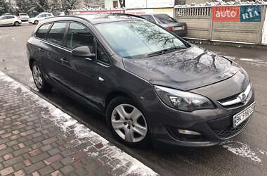 Універсал Opel Astra 2012 в Рівному