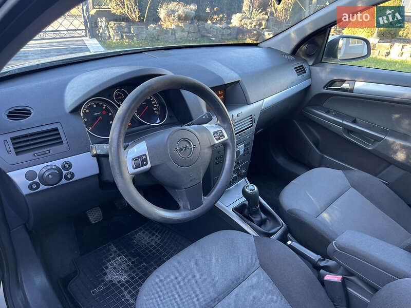 Универсал Opel Astra 2006 в Запорожье