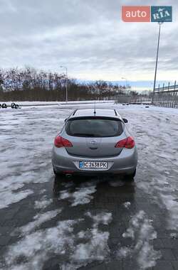 Хэтчбек Opel Astra 2011 в Львове