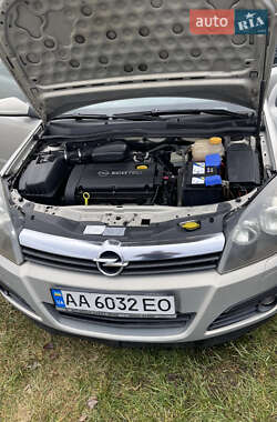 Универсал Opel Astra 2005 в 