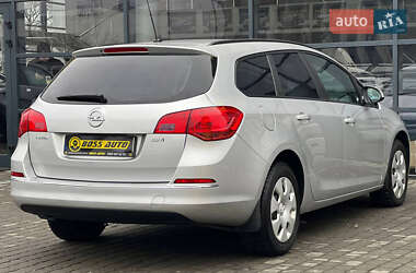 Универсал Opel Astra 2014 в Ивано-Франковске