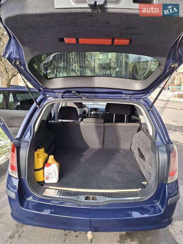 Універсал Opel Astra 2005 в Коломиї