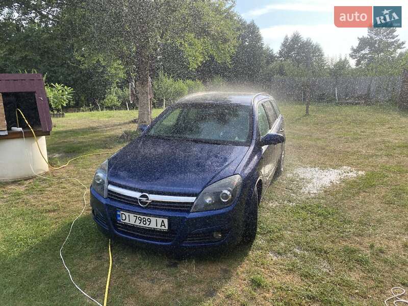 Универсал Opel Astra 2005 в Радомышле