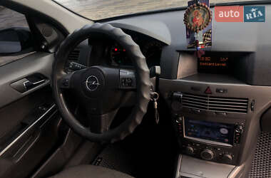 Универсал Opel Astra 2005 в 