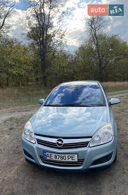 Хетчбек Opel Astra 2009 в Дніпрі