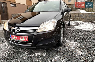 Универсал Opel Astra 2009 в Ровно