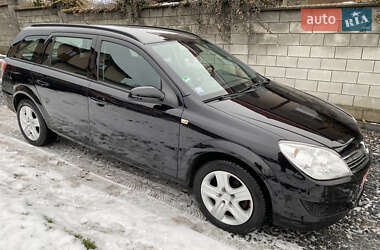 Универсал Opel Astra 2009 в Ровно