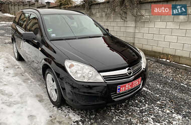 Универсал Opel Astra 2009 в Ровно