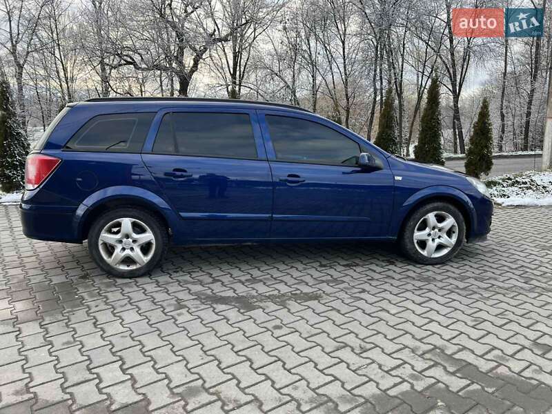 Универсал Opel Astra 2008 в Тлумаче
