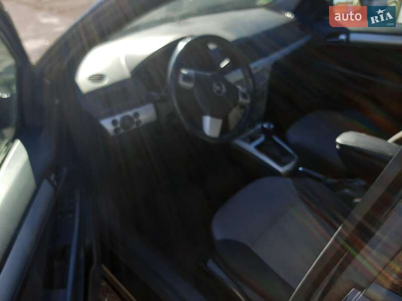 Універсал Opel Astra 2009 в Луцьку