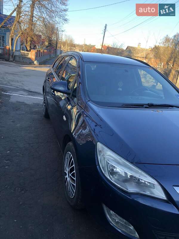 Універсал Opel Astra 2011 в Літині