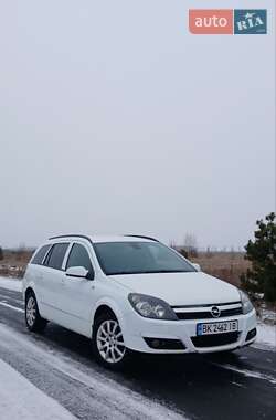 Універсал Opel Astra 2006 в Сарнах