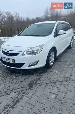 Универсал Opel Astra 2012 в Зборове