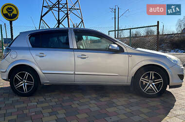 Хэтчбек Opel Astra 2008 в 