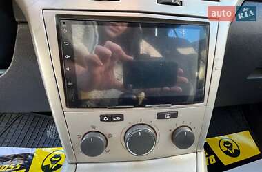Хэтчбек Opel Astra 2008 в 