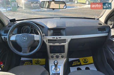 Хэтчбек Opel Astra 2008 в 