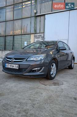 Хэтчбек Opel Astra 2013 в Ивано-Франковске