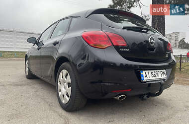 Хэтчбек Opel Astra 2010 в 
