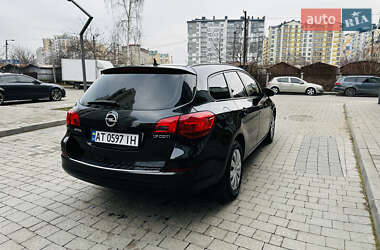 Універсал Opel Astra 2012 в Івано-Франківську