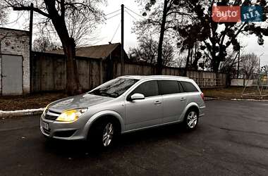 Універсал Opel Astra 2009 в Лубнах