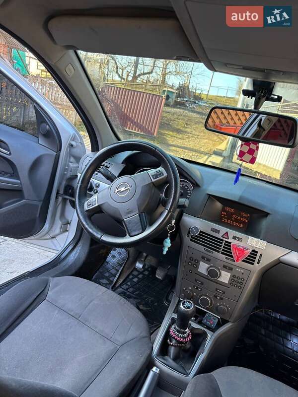 Универсал Opel Astra 2006 в Подгайцах