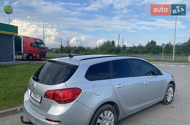 Универсал Opel Astra 2014 в 