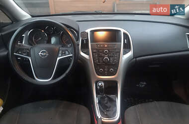 Універсал Opel Astra 2011 в Львові